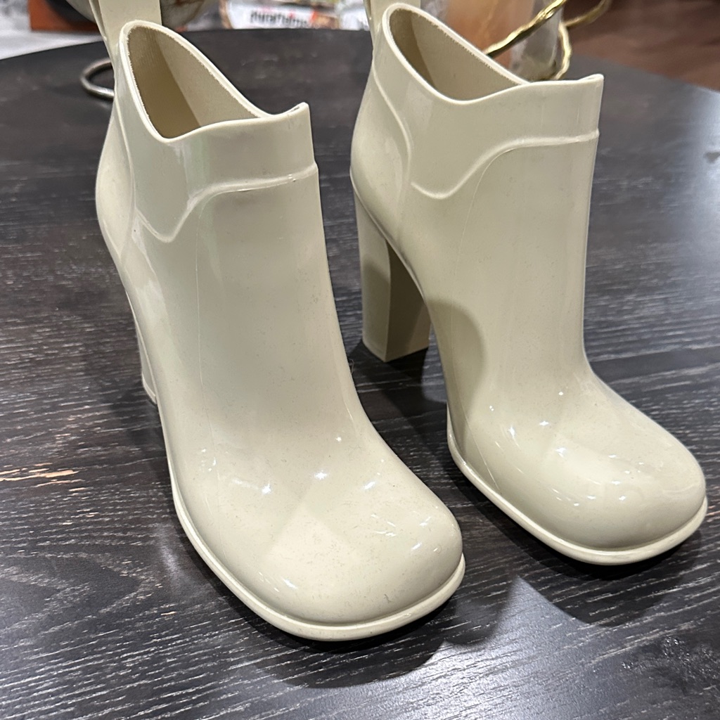 Bottega Veneta Cream Heeled Boots Size 39